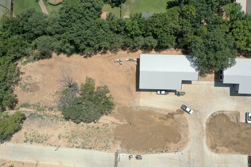 More Photos Of 6870 Rendon Bloodworth, Fort Worth Industrial For Sale