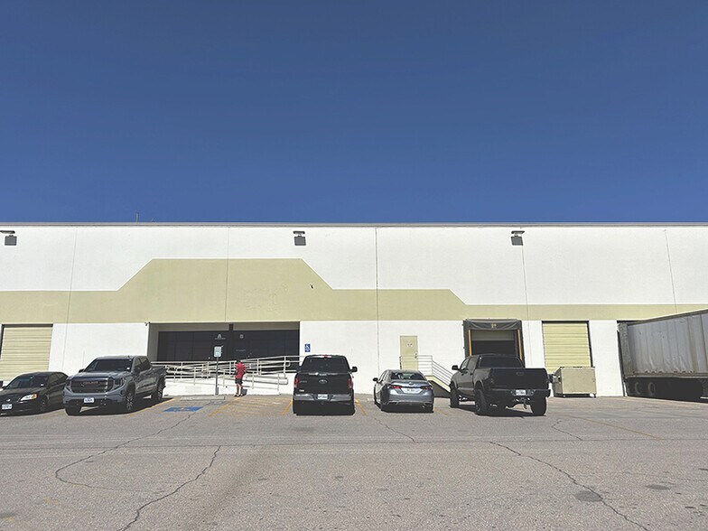 Primary Photo Of 12295 Rojas Dr, El Paso Distribution For Lease