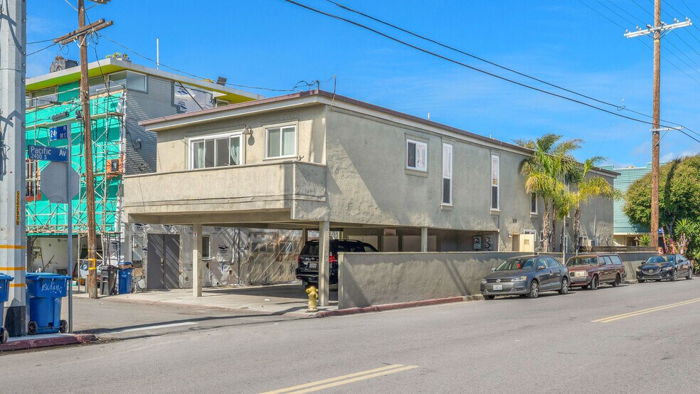 More Photos Of 40 24th pl, Venice Multifamily For Sale