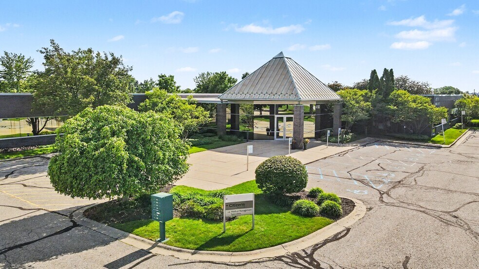More Photos Of 4100 Embassy Dr SE, Grand Rapids Office For Lease