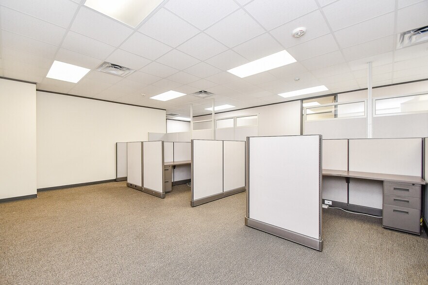 More Photos Of 15366 Park Row, Houston Office For Lease