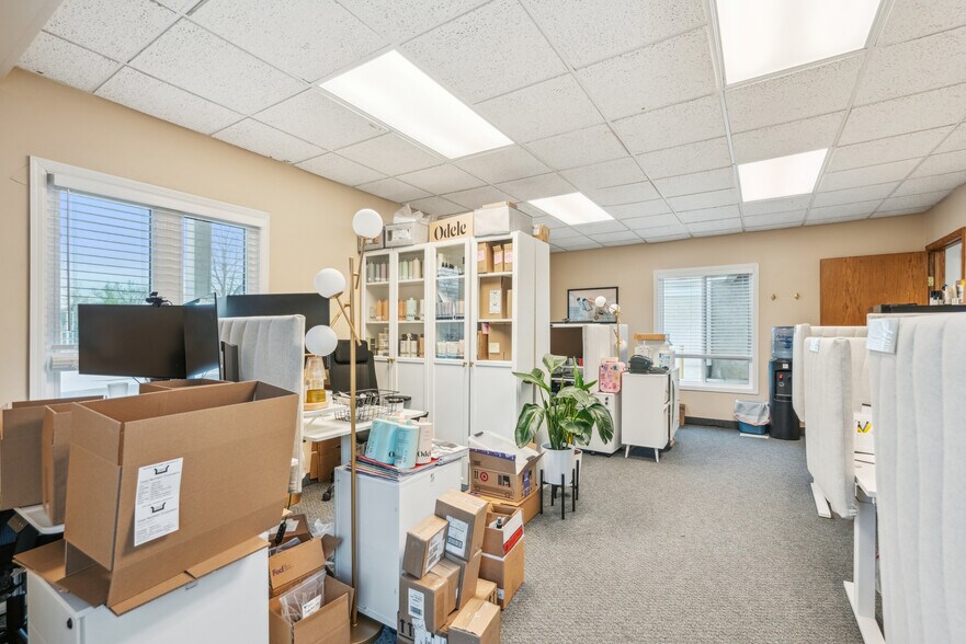 More Photos Of 2434 Commerce Blvd, Mound Office For Sale