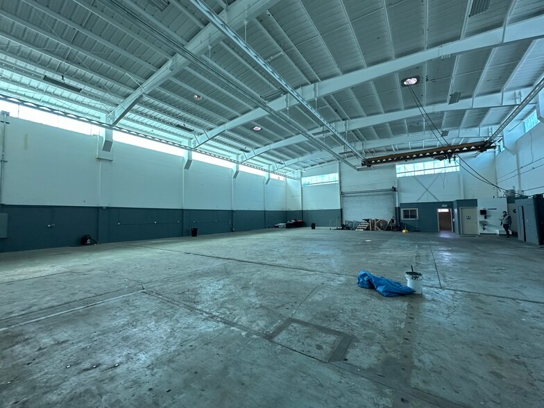 More Photos Of 1433 Yosemite Ave & 1430 Armstrong Ave, San Francisco Manufacturing For Lease