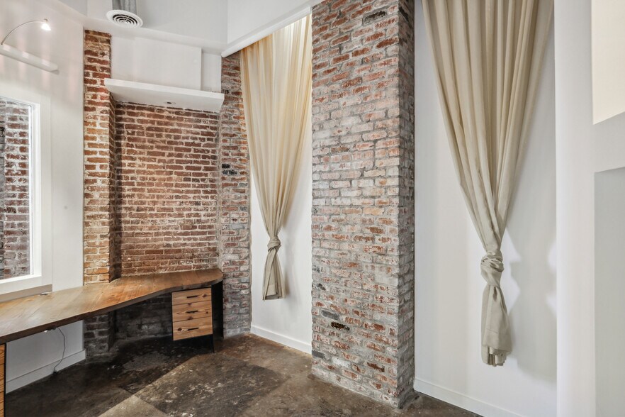 More Photos Of 887 W Marietta St NW, Atlanta Loft Creative Space For Lease
