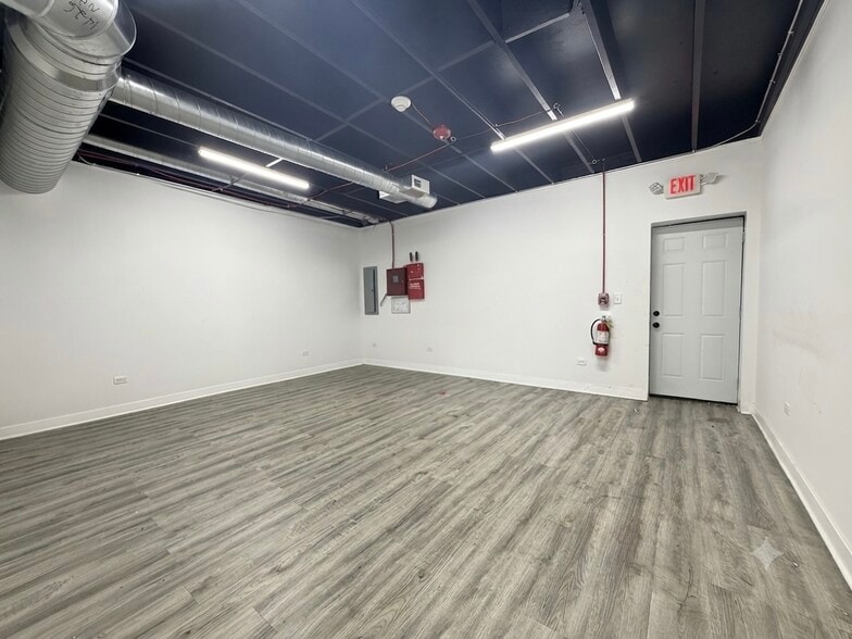 More Photos Of 3913 Sauk Trail, Richton Park Storefront Retail Residential For Sale
