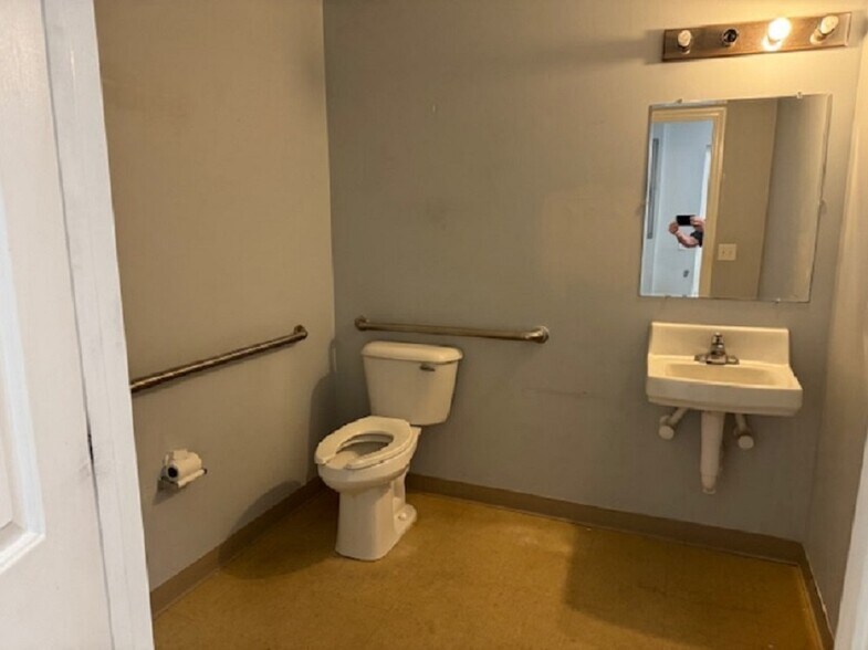 More Photos Of 927 Beville Rd, Daytona Beach Storefront Retail Office For Lease