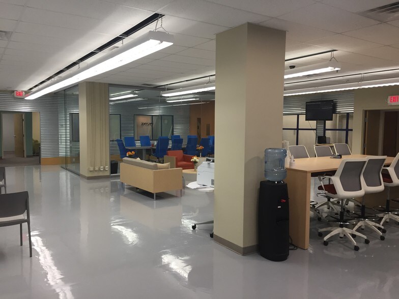 More Photos Of 309 Smithfield St, Pittsburgh Medical For Lease