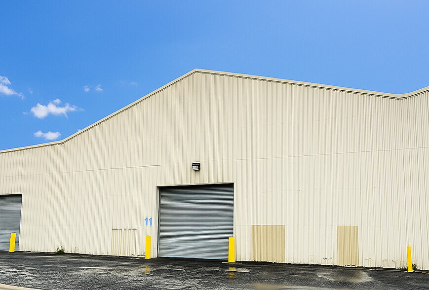 More Photos Of 1301-1345 E Lexington Ave, Pomona Warehouse For Sale