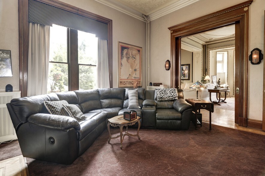 More Photos Of 106 E Chase St, Baltimore Office Residential For Sale