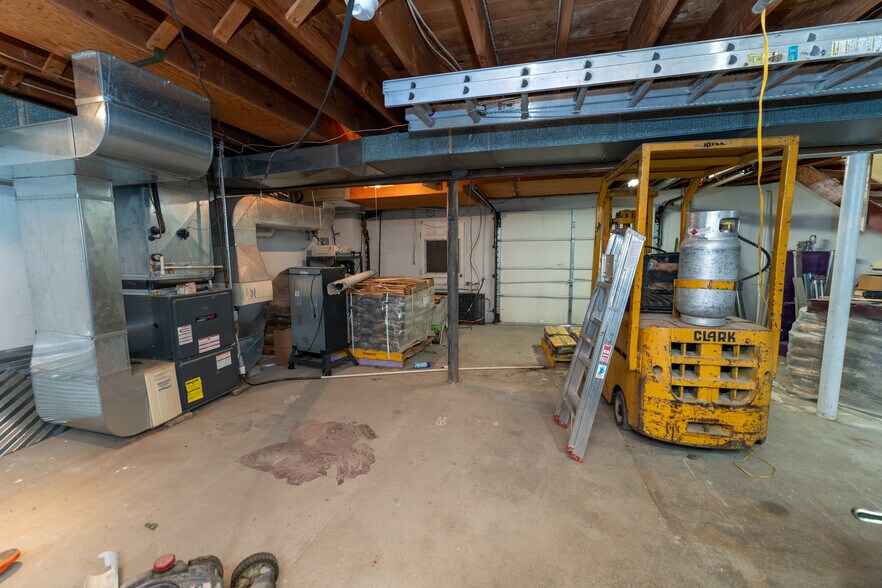 More Photos Of 7861 Mystic Lake Dr, Lake Storefront For Sale