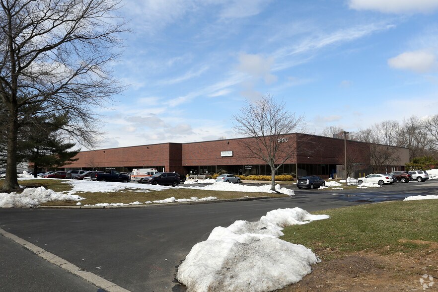 More Photos Of 1900 Frost Rd, Bristol Manufacturing For Lease