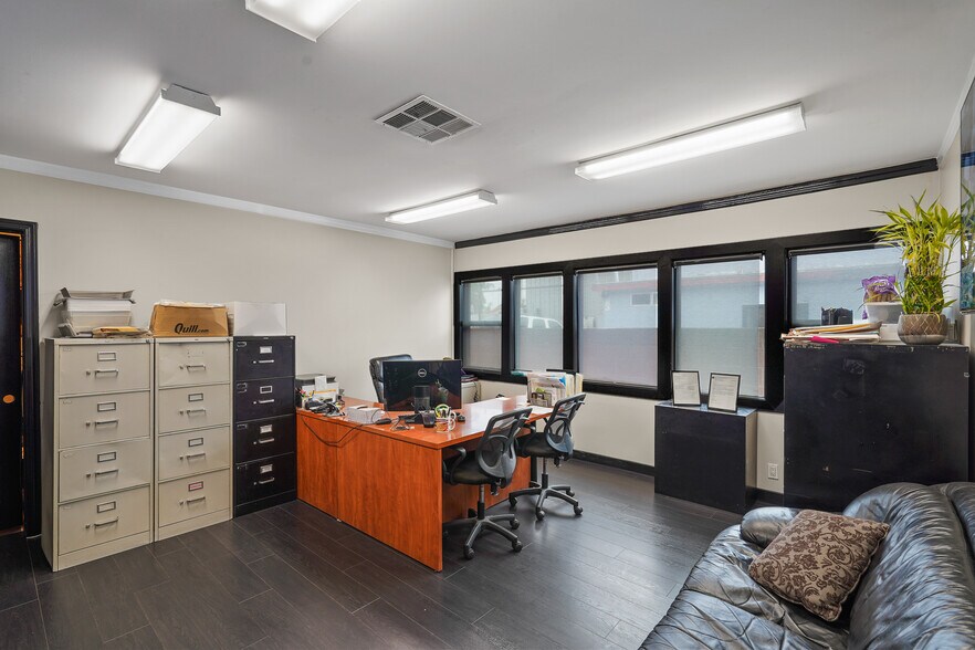 More Photos Of 7700 S Broadway, Los Angeles Office For Sale