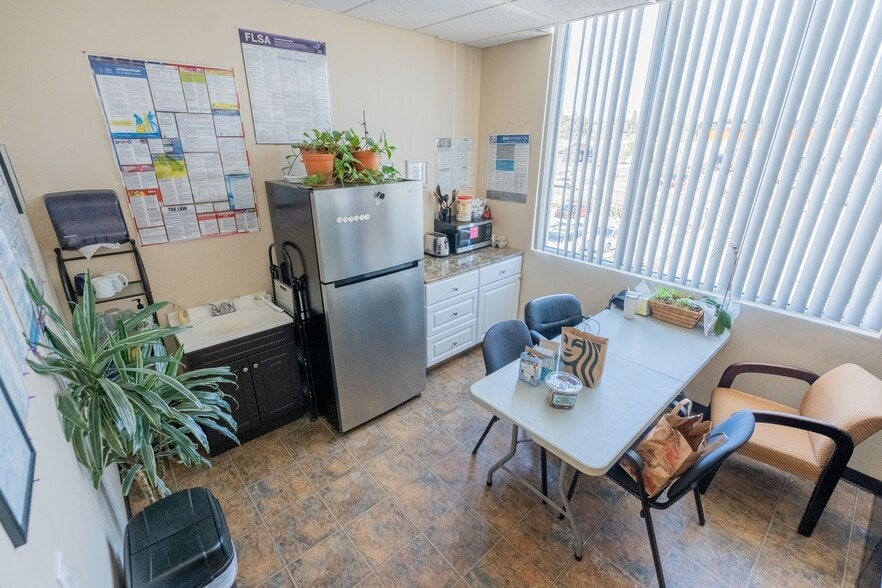 More Photos Of 28975 Front St, Temecula Medical For Sale