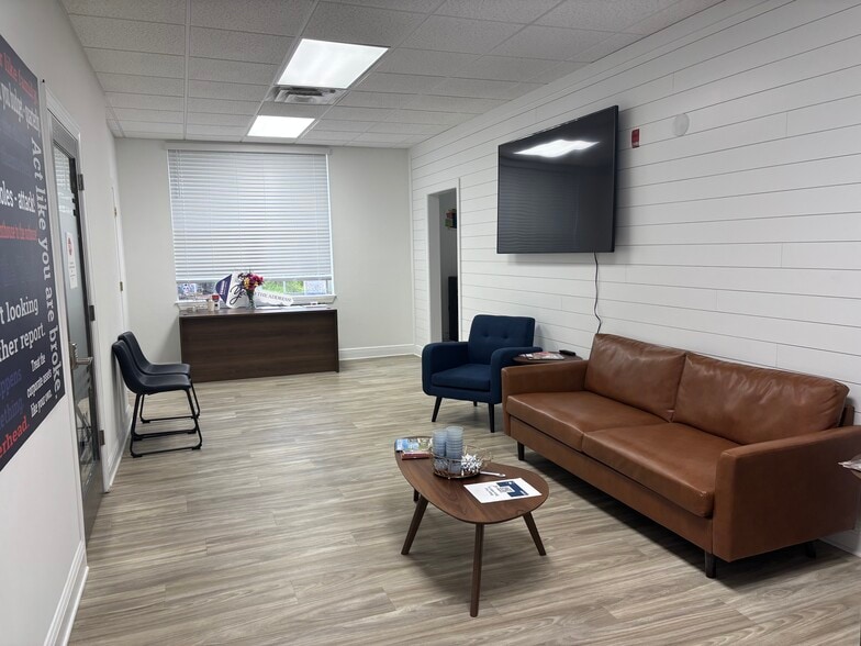 More Photos Of 3606 Maclay Blvd S, Tallahassee Medical For Lease