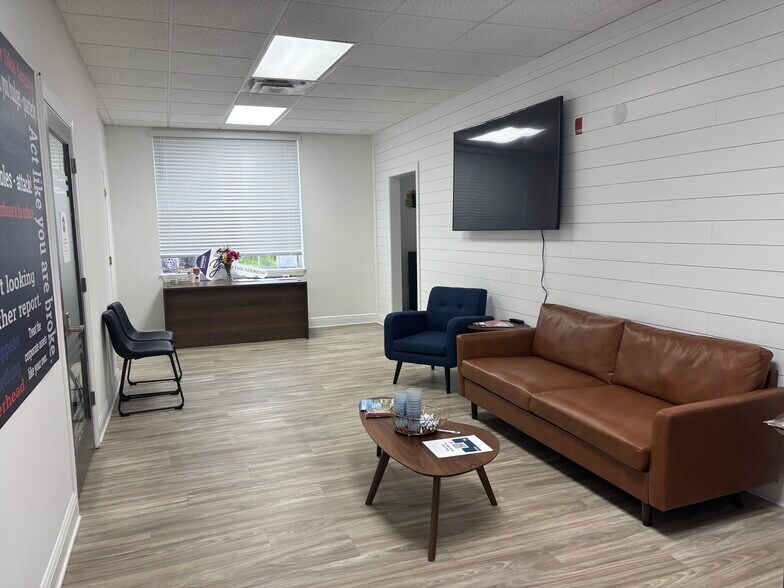 More Photos Of 3606 Maclay Blvd S, Tallahassee Medical For Lease