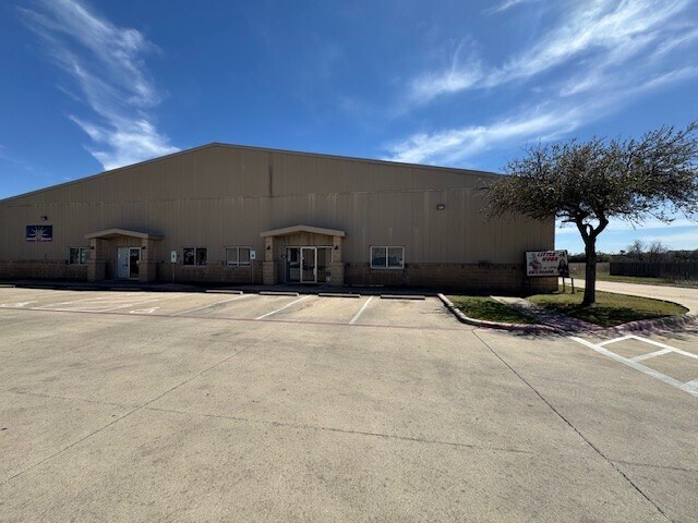 Primary Photo Of 11701 Hero Way W, Leander Schools For Lease