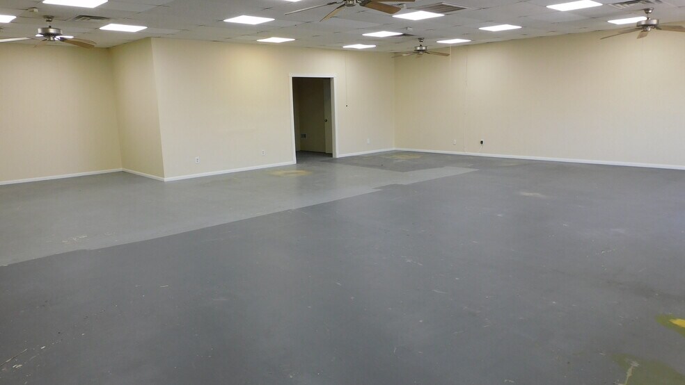 More Photos Of 9339 Rosedale Hwy, Bakersfield Unknown For Lease