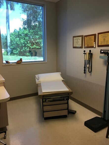 More Photos Of 900 NW 17th Ave, Delray Beach Medical For Sale