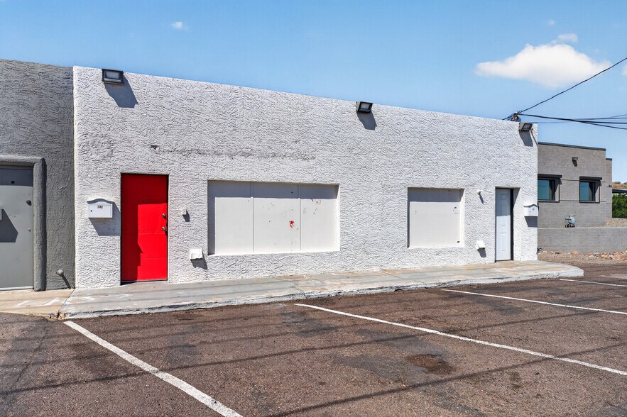 Primary Photo Of 940 W Hatcher Rd, Phoenix Freestanding For Sale