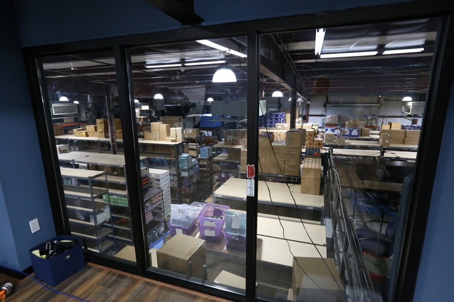 More Photos Of 3042 Matlock Dr NW, Kennesaw Warehouse For Sale