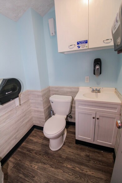 More Photos Of 54 McKinley St, Huron Bar For Sale