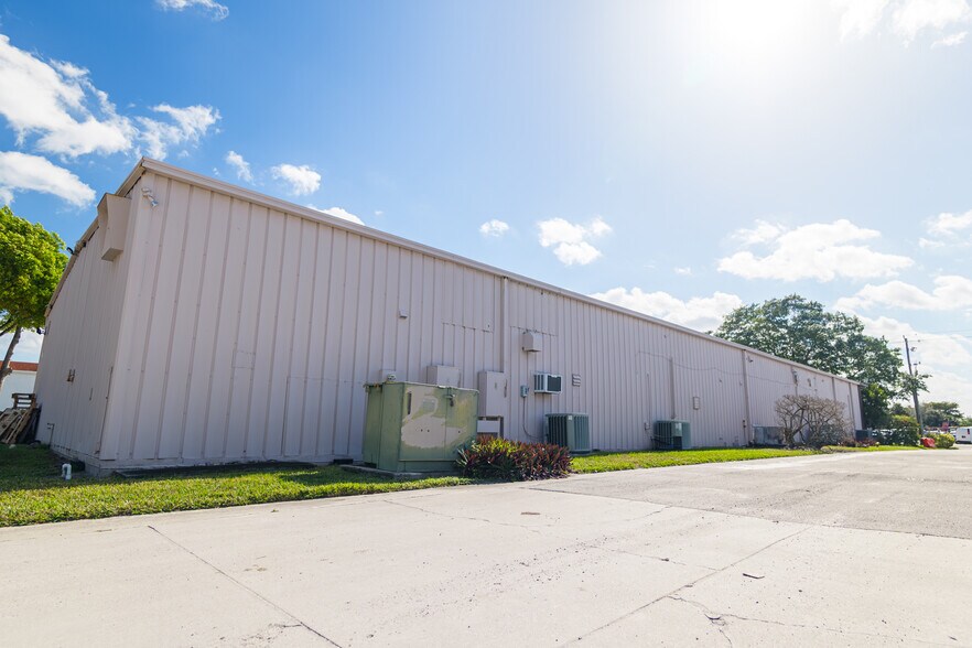 More Photos Of 2605 Old Okeechobee Rd, West Palm Beach Warehouse For Sale