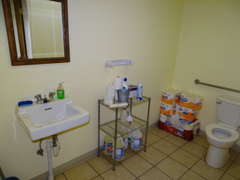 More Photos Of 417 E Sunbury St, Shamokin Storefront Retail Office For Sale