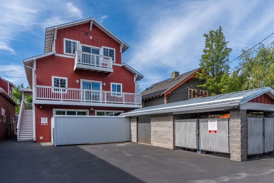 More Photos Of 626 NW Arizona Ave, Bend Office For Sale