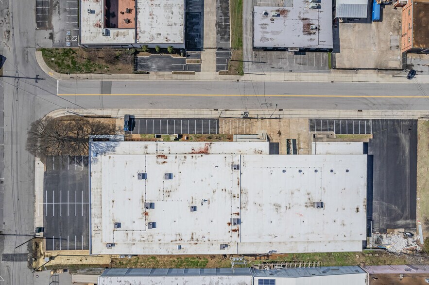 More Photos Of 2960 Foster Creighton, Nashville Distribution For Lease