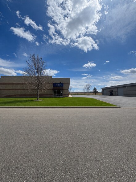 Primary Photo Of W5037 Amy Ave, Kaukauna Service For Lease