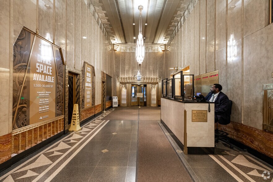 More Photos Of 122 E 42nd St, New York Coworking Space