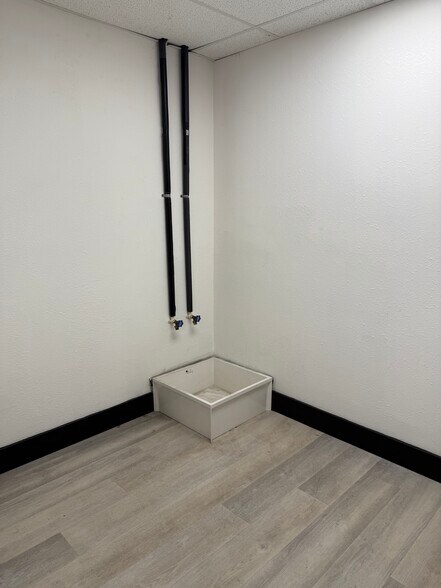 More Photos Of 6565 Beach Blvd, Jacksonville Loft Creative Space For Lease