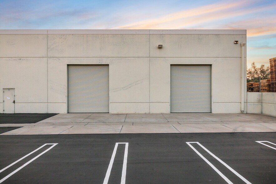 More Photos Of 6690 Doolittle Ave, Riverside Warehouse For Sale