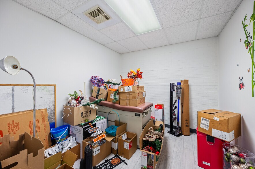 More Photos Of 3339 Fairview St, Pasadena Medical For Lease