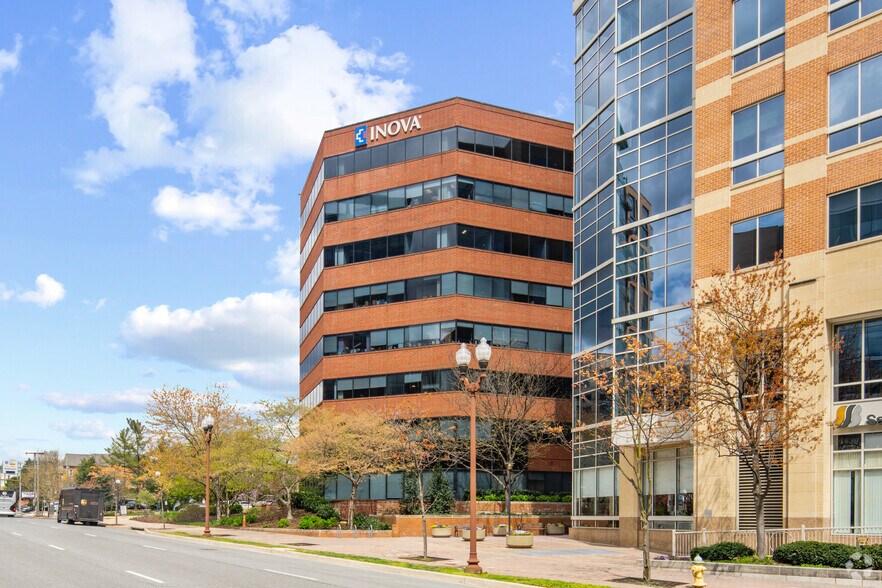 More Photos Of 1005 N Glebe Rd, Arlington Medical For Lease