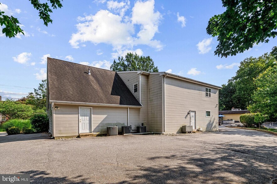 More Photos Of 405 W Wayne Ave, Wayne Office Residential For Sale