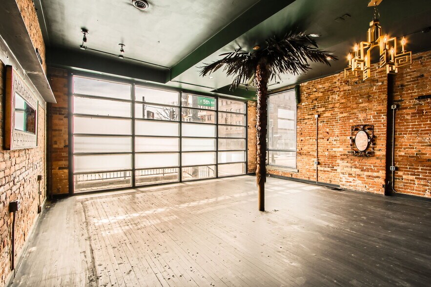 More Photos Of 132 E 5th Ave, Columbus Storefront Retail Residential For Lease