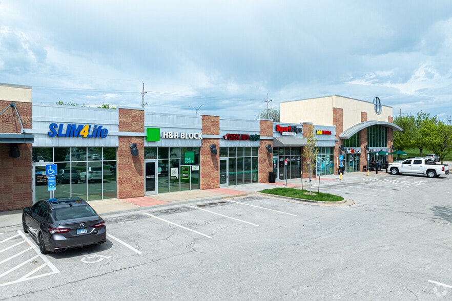 More Photos Of 15225-15257 W 135th St, Olathe General Retail For Sale