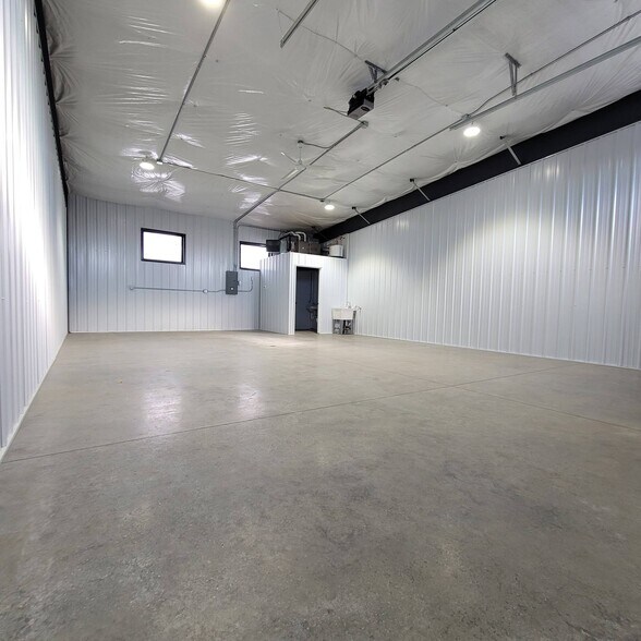 More Photos Of 2975 Heartland Dr, Grand Forks Flex For Lease