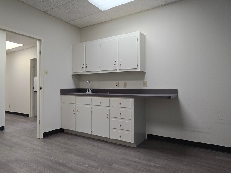 More Photos Of 4201 Camp Bowie Blvd, Fort Worth Medical For Lease