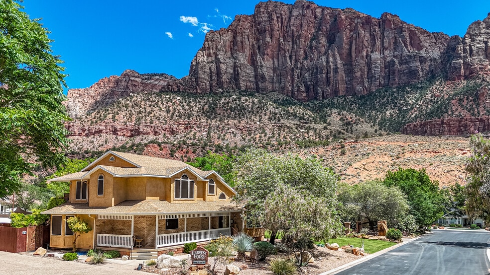 Primary Photo Of 29 Canyon View Dr, Springdale Hospitality For Sale