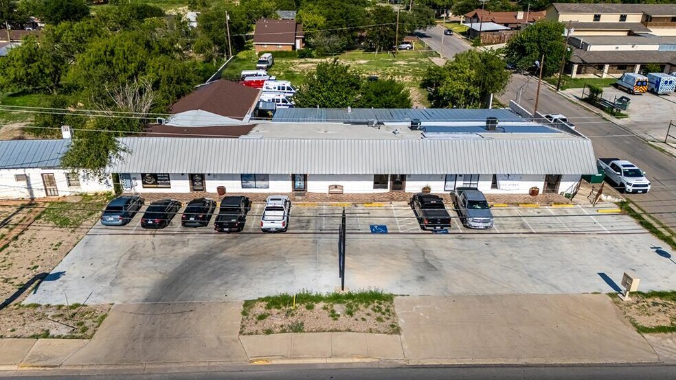 More Photos Of 2222 Del Rio Blvd, Eagle Pass Storefront Retail Office For Lease