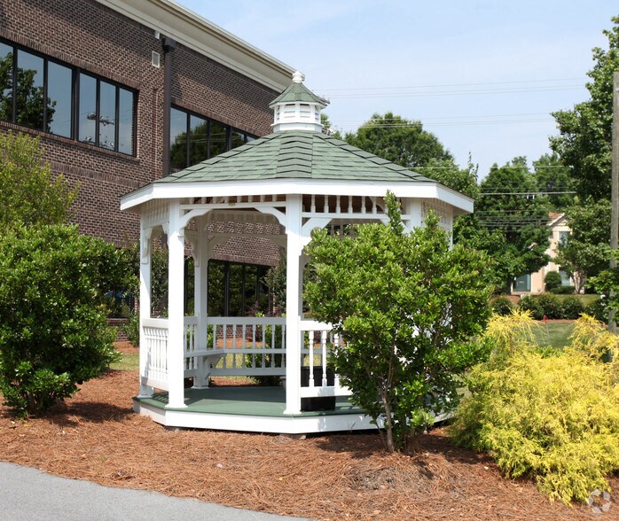 More Photos Of 1400 Eastchester Dr, High Point Office For Lease