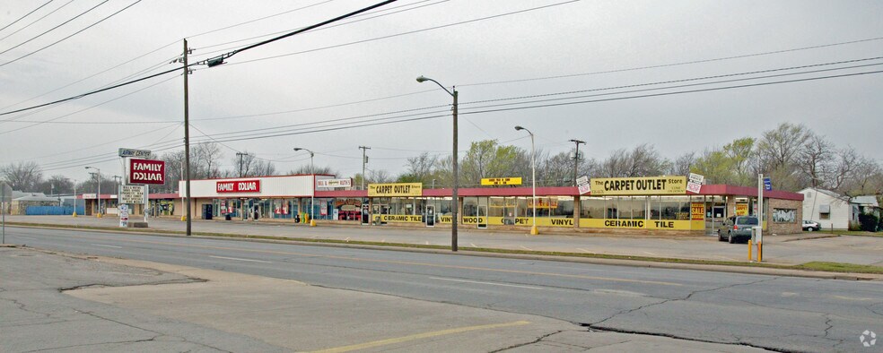 More Photos Of 810-842 N Sheridan Rd, Tulsa General Retail For Lease