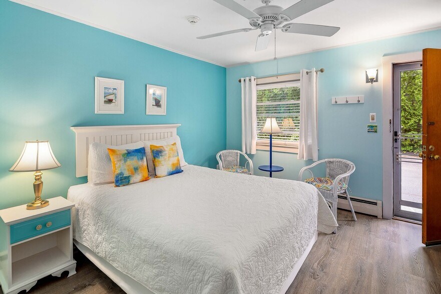 More Photos Of 68 Elm St, Camden Hotel For Sale