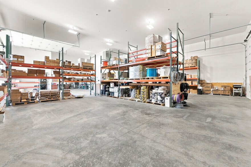 More Photos Of 2220 Taxi Way, Prescott Industrial For Sale