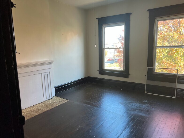 More Photos Of 1511 S High St, Columbus Storefront Retail Residential For Lease