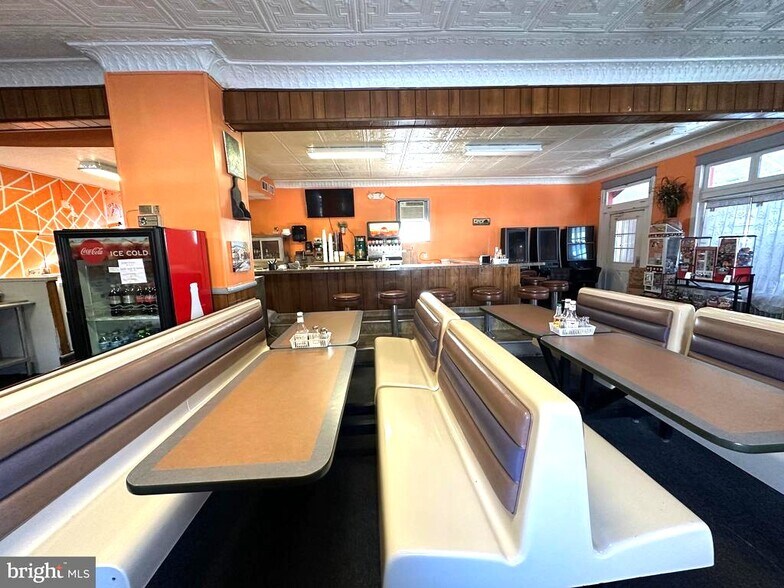 More Photos Of 15083 Summit Plz, Blue Ridge Summit Restaurant For Sale