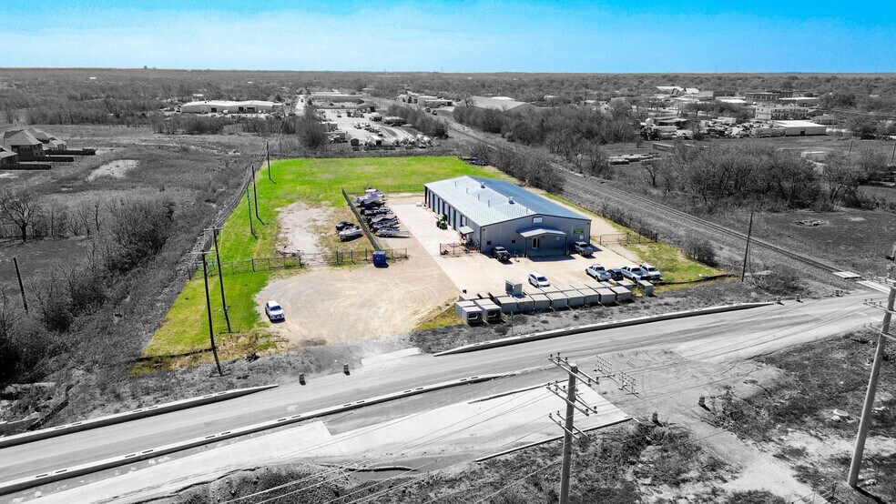 Primary Photo Of 180 E Chapman Dr, Sanger Warehouse For Sale