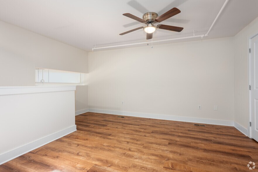 More Photos Of 614 Lynn St, Danville Apartments For Lease
